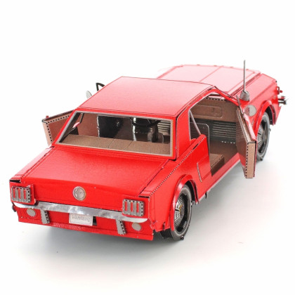 Ford Mustang z roku 1965 (červený)